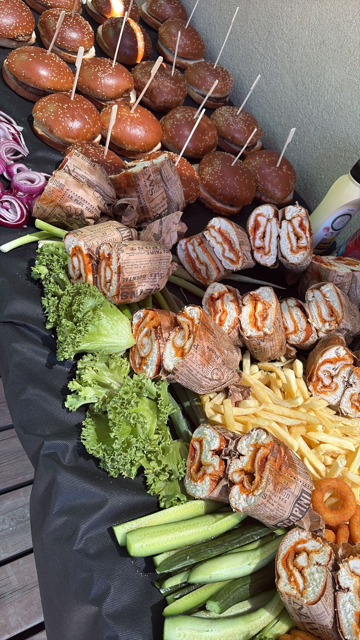 אפשרויות אוכל לערב גיבוש עם Meat Catering